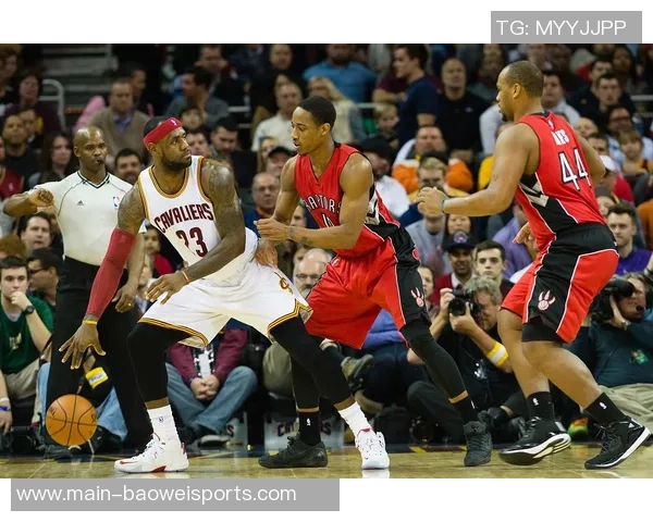 詹姆斯与杜兰特防守表现对比分析后期状态差异显著 詹姆斯与杜兰特防守表现对比分析后期状态差异显著