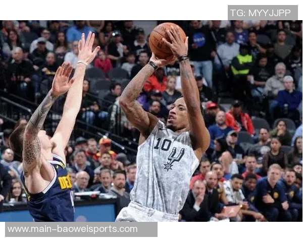 克雷格波特精彩表现撤步远投被犯规成功打成三分加一 克雷格波特精彩表现撤步远投被犯规成功打成三分加一