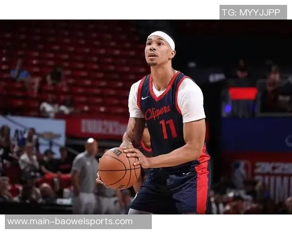 小杨单节狂砍14分克林根无奈感叹自己成了替补角色 小杨单节狂砍14分克林根无奈感叹自己成了替补角色