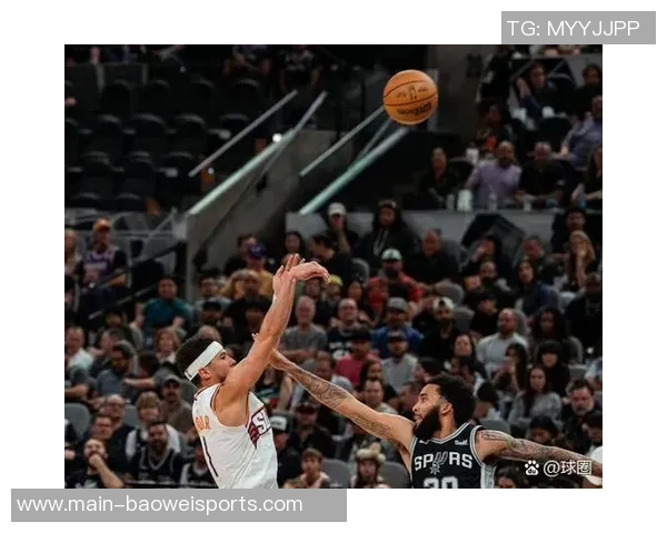 夏季训练不放松麦克丹尼尔斯运球节奏感十足轻松命中撤步三分球 夏季训练不放松麦克丹尼尔斯运球节奏感十足轻松命中撤步三分球