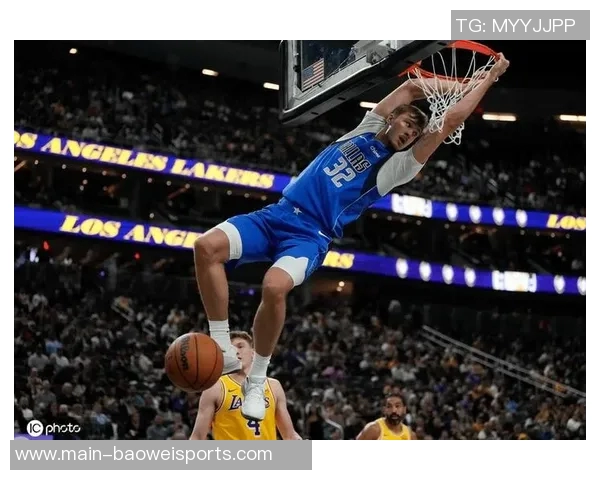 势如破竹的精彩瞬间弗拉格飞身大帽拉塞尔助攻浓眉空中暴扣 势如破竹的精彩瞬间弗拉格飞身大帽拉塞尔助攻浓眉空中暴扣