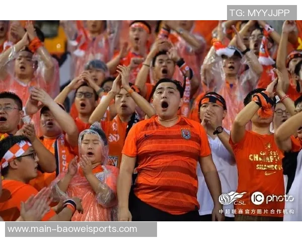 走近可爱的球迷们感受他们为海港小将们呐喊助威的热情与激情